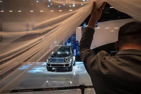 Mercedes-Benz cuts guidance on slump in China’s economy