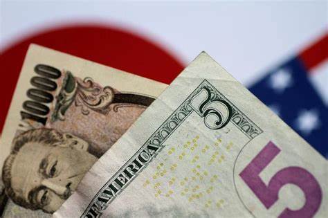 Asia FX firms with yen near 8-mth high; dollar down on rate cut bets